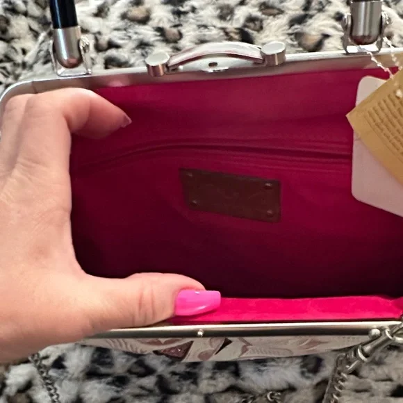 Patricia Nash Pink and White Floral Clutch - Picture 5 of 8